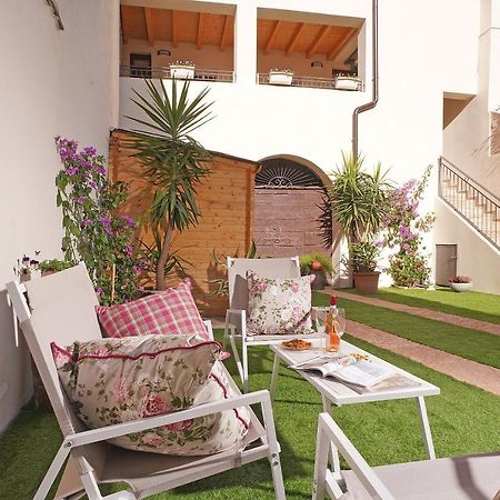 Apartments Villa Bougainville San Felice del Benaco Kültér fotó