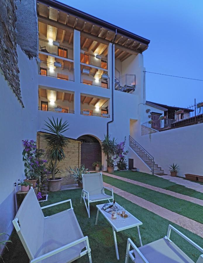 Apartments Villa Bougainville San Felice del Benaco Kültér fotó