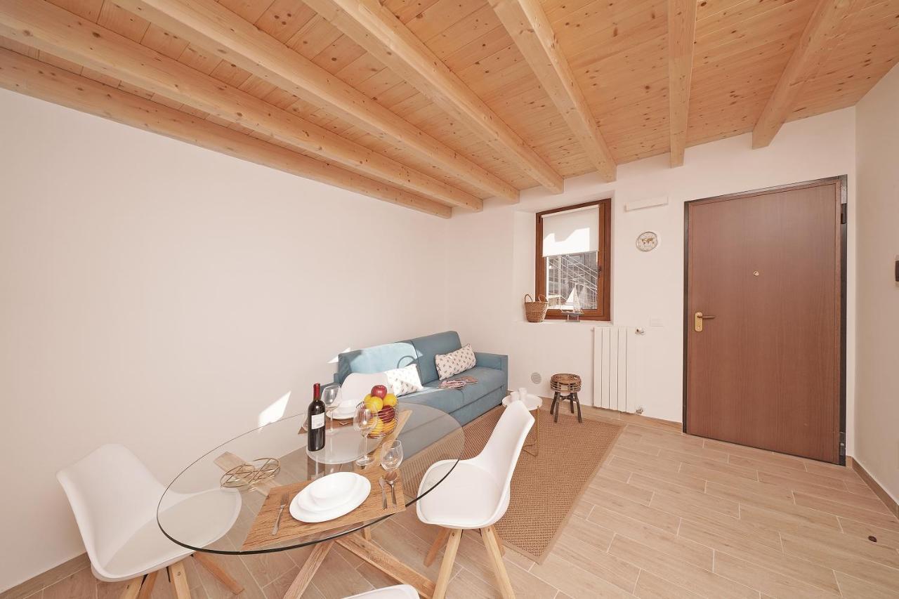 Apartments Villa Bougainville San Felice del Benaco Kültér fotó